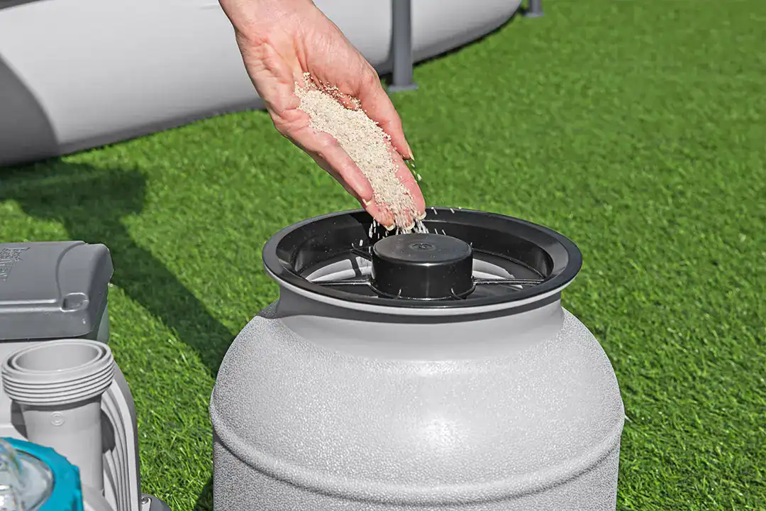 Sand filter pump for pool, suitable for Bestway Flowclear, 6 m³/h. Easy maintenance and optimal.