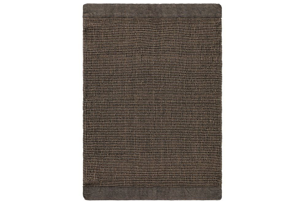 Black Kenno sauna towel 50x70 cm, soft and absorbent.
