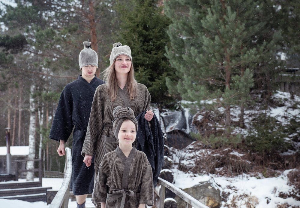Bathrobe for men and women, comfortable and warm, perfect for after swimming or wellness.