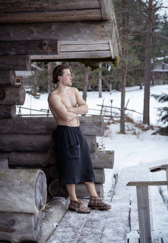 Rento Sauna Towel Kenno 70x145 cm in grey, ideal for sauna and wellness.