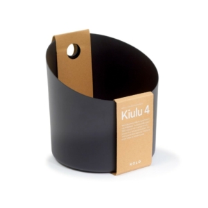 Black Koelo Sauna Bucket 4 with wooden handle, modern design.