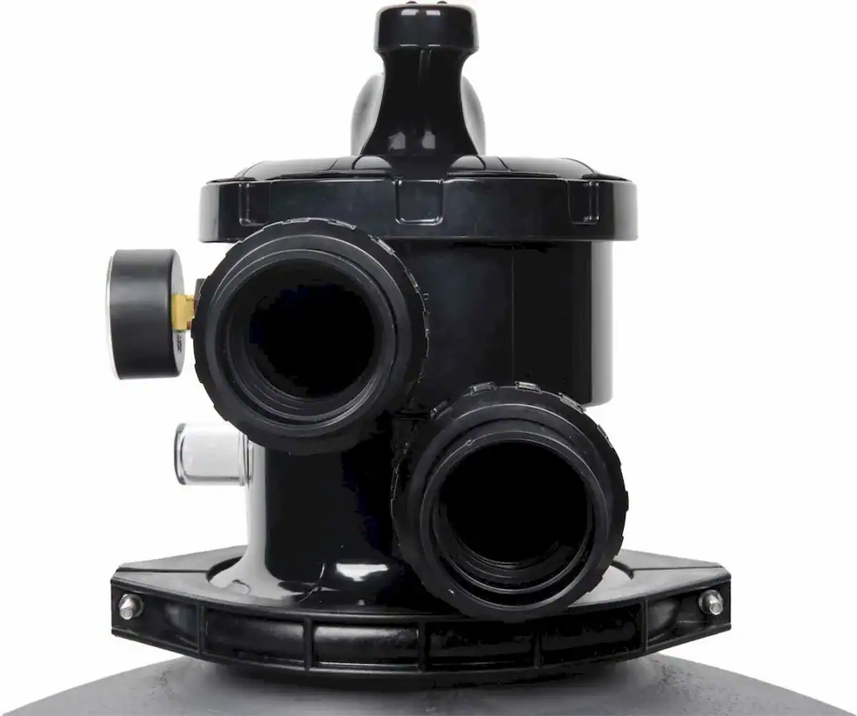 Filter pump for pool, ideal for water circulation and cleaning.