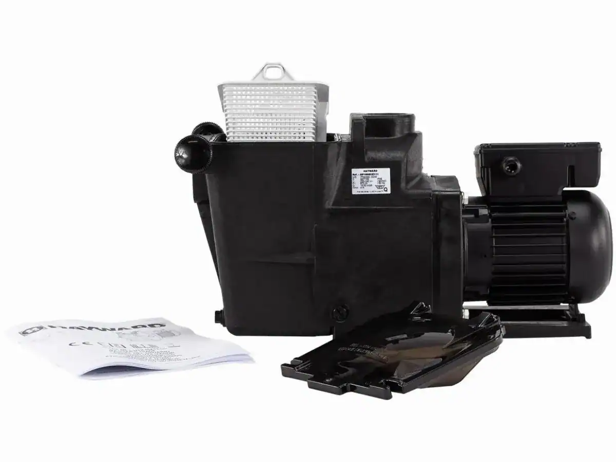 Hayward SuperPump SP1611 pool pump for pool filtering.