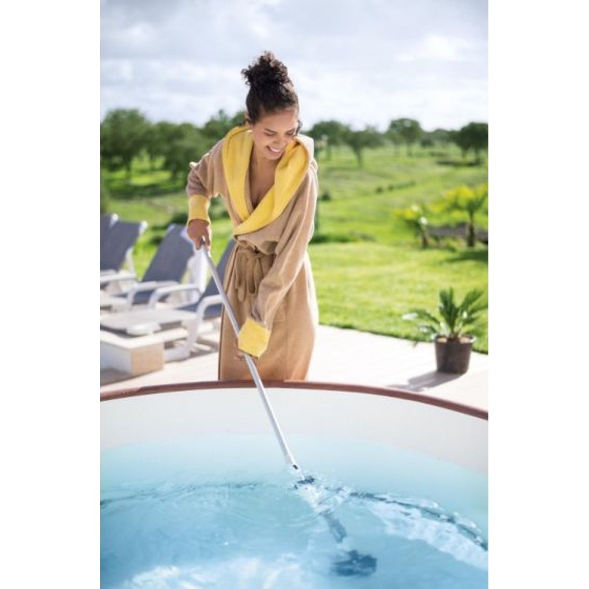 Lay-Z Spa electric spa and pool vacuum cleaner